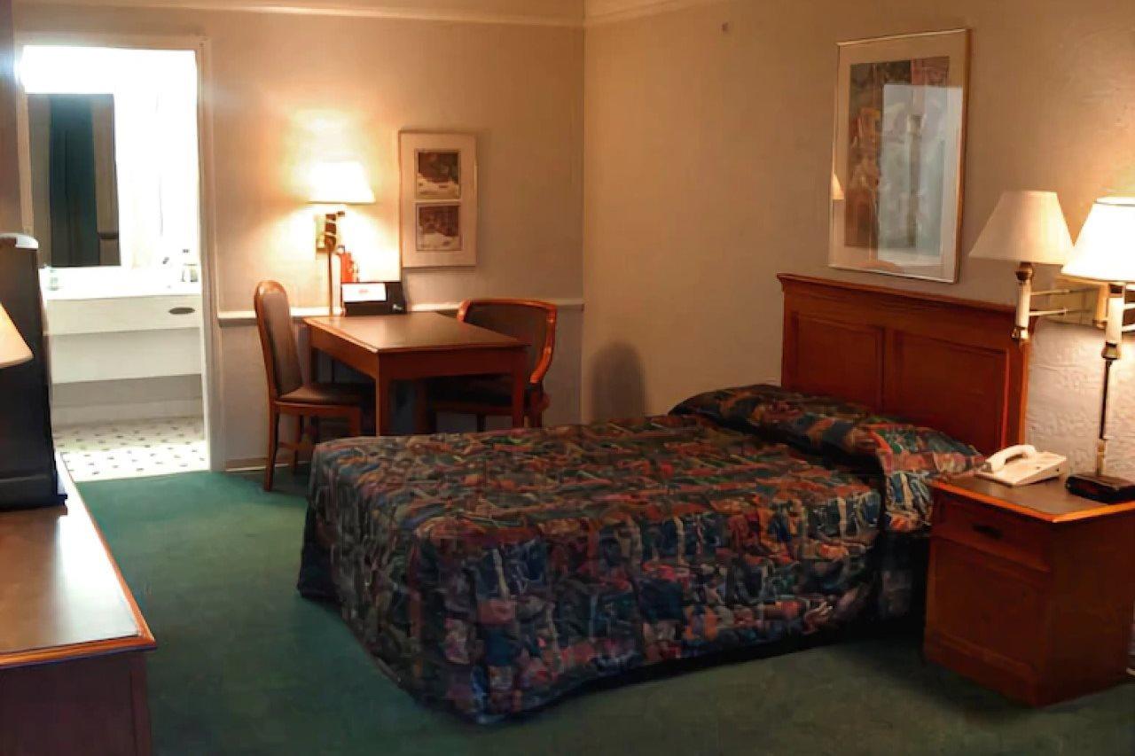America'S Inn Houston Extérieur photo