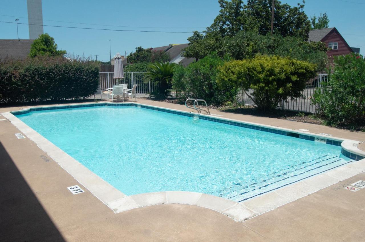 America'S Inn Houston Extérieur photo